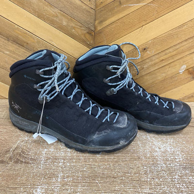 Arc'teryx - Women's Acrux TR GTX Hiking Boot - MSRP $340: Black/Light Blue-women-W8.5