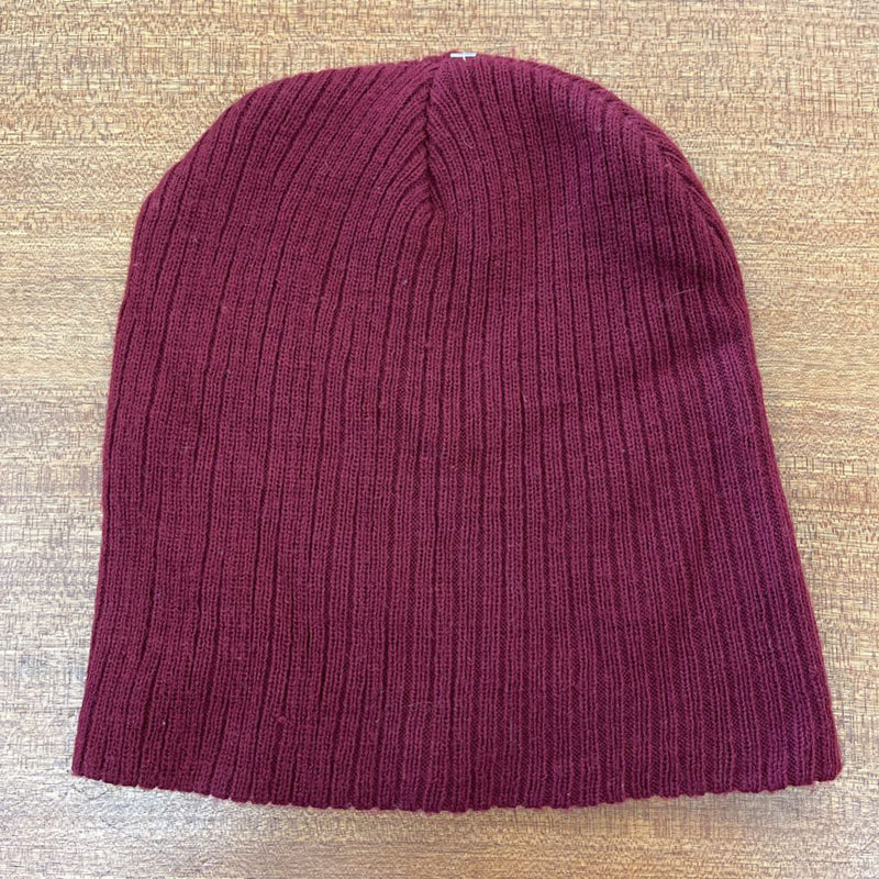 Marlboro Ribbed Beanie Hat: Maroon-unisex-