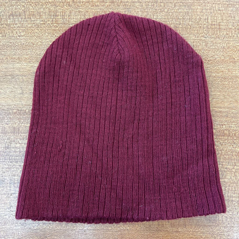 Marlboro Ribbed Beanie Hat: Maroon-unisex-