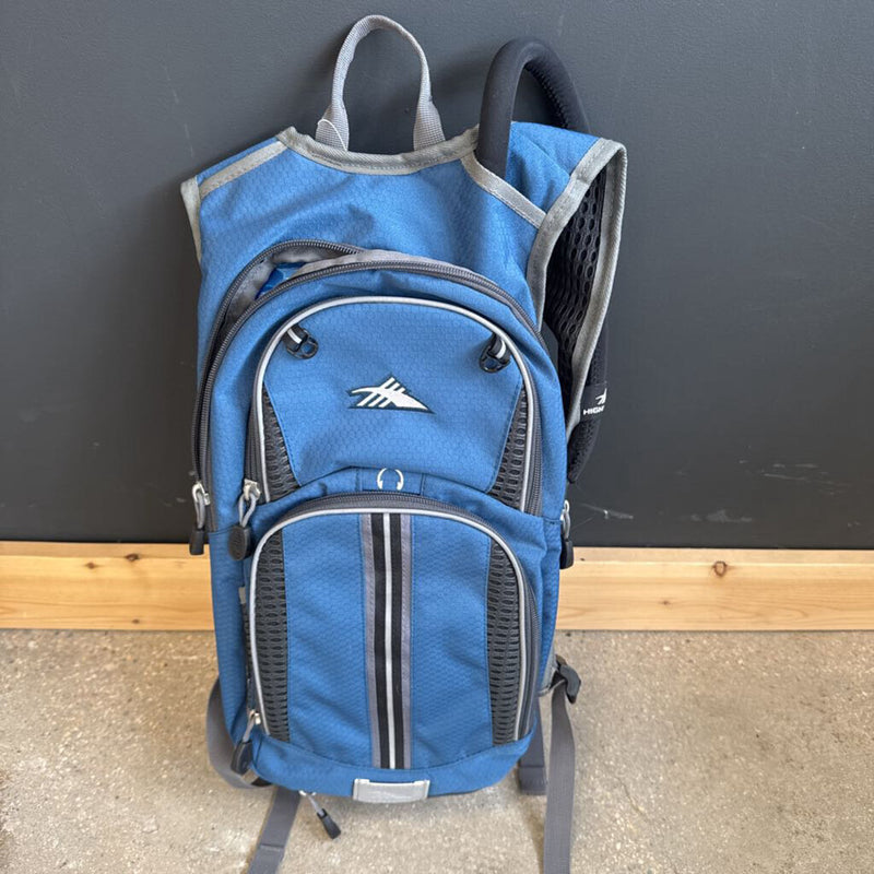 High Sierra - Hydration Back Pack w/ Bladder- MSRP compared $70 : Blue --