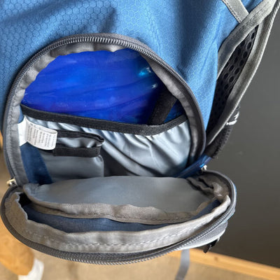 High Sierra - Hydration Back Pack w/ Bladder- MSRP compared $70 : Blue --