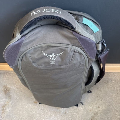 Osprey - Fairview 40 Travel Pack - MRRP $250: Green /Grey --40 Litres