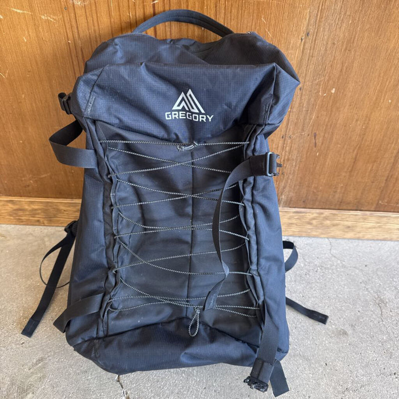 Gregory - Compass 40 Backpack - Unisex - MSRP $175: Black --40L