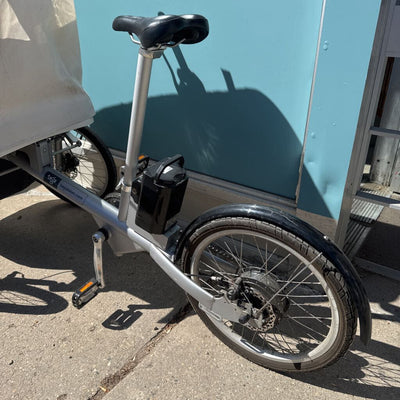 Taga Family E- Bicycle 2 Child MSRP $3165 (new version double!): White/Green--