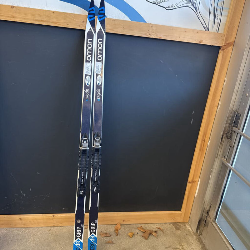 Salomon - Aero Jr Grip Waxless XC Skis - Prolink (NNN) - MSRP $180: Black/Blue/White--141cm