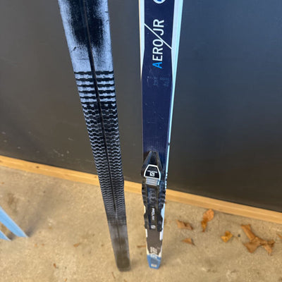 Salomon - Aero Jr Grip Waxless XC Skis - Prolink (NNN) - MSRP $180: Black/Blue/White--141cm