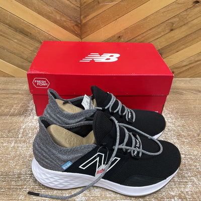 New Balance - Men's Fresh Foam ROAV Tee Shirt Athletic Shoes - MSRP $110: Black/Grey-men-M8.5 - Wide