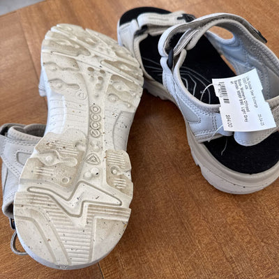 Ecco- Women's Offroad Sandal- MSRP $190 : Light Grey -women-41