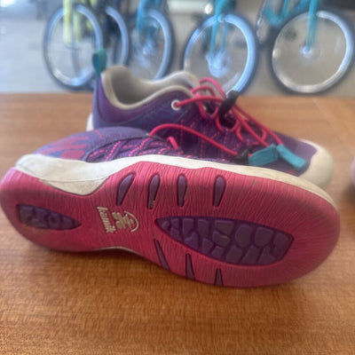 Kamik - Girls Scout Bungee Shoes- MSRP $55: Blue -children-11T
