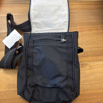 The North Face - Cross Body Bag - MSRP comp $55: Black--