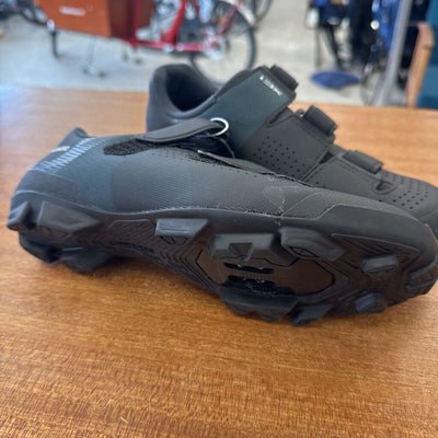 Shimano - Women's XS100 Cycling Shoes - MSRP $149 : black-unisex-40