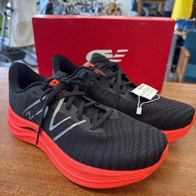 New Balance Fresh Foam Arishi v4 GTX Shoes: Black-men-9.5