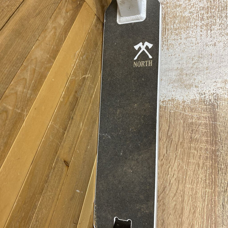 North - Hatchet Complete Scooter - MSRP $199: White/Blue--