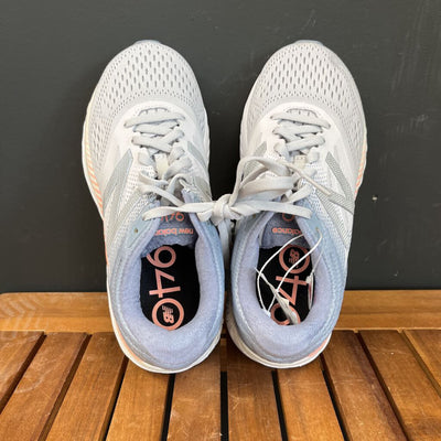 New Balance - Women's 940 Running Shoes - MSRP $190: Grey / Salmon-women-W7