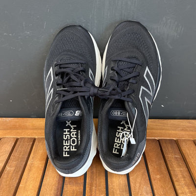 New Balance - Women's Fresh Foam X 880 v14 Running Shoes - MSRP $180: Black / White-women-W10