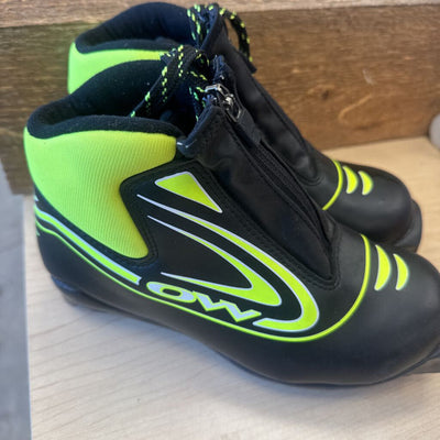 OW- Xalta Junior sns profil Black Cross Country Ski Boot - MSRP $160: Black / Yellow-children-3.5Y