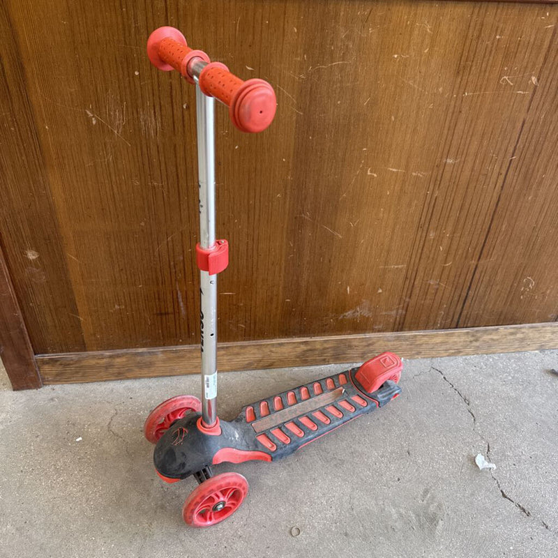 Kettler Verso - Kids Scooter - MSRP $120: Red --