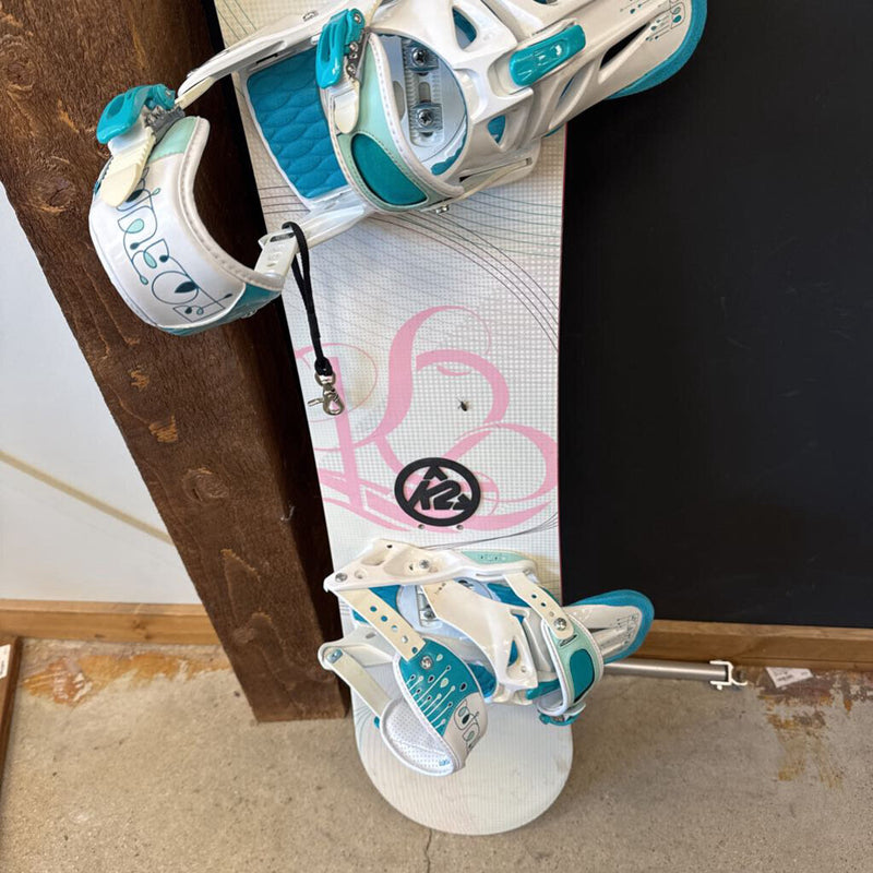 K2 - Skyla Snowboard - Forum Aura Bindings: White / Pink / Blue--147cm