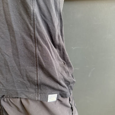 The North Face - Women's Lightweight S/S Shirt - MSRP $40: Black -women-SM