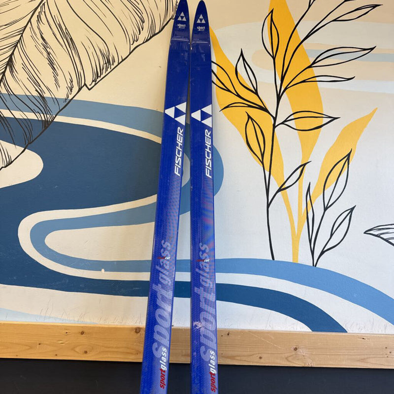 Fischer - Short Cut Sport Glass Classic Cross Country Skis with SNS Profil bindings- : Blue--203cm