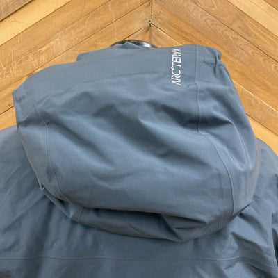 Arc'teryx -Macai Jacket Men's- MSRP $1300: Blue/Black-men-LG