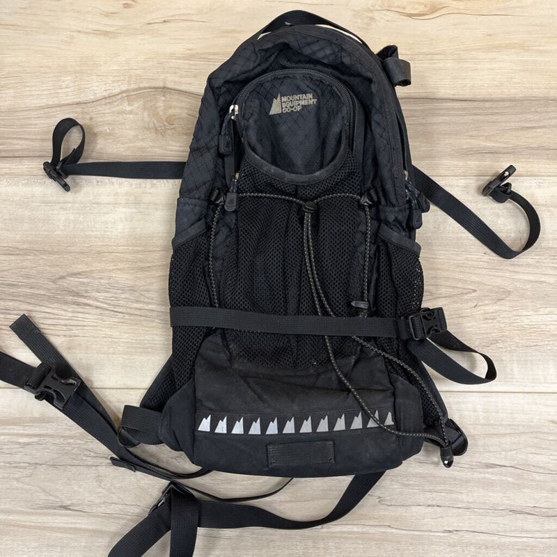 Mountain Equipment CO-OP - hydration Backpack - MSRP compared $88: Black-unisex-