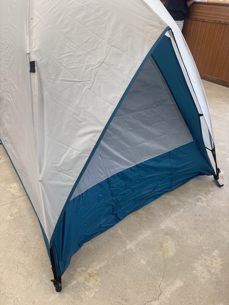 REI - Camp Hut Tent - MSRP compared $399: Blue-unisex-2p