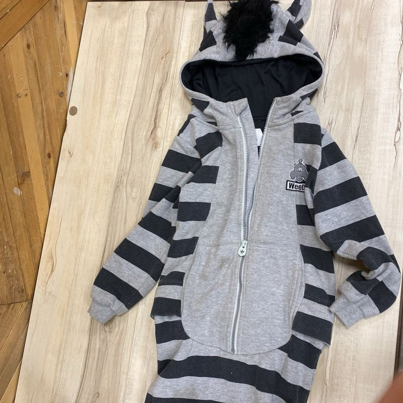 WeeDo Funwear - Striped Animal Onsie Sweater- MSRP compared $150: gray and black-children-4-6 years