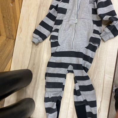 WeeDo Funwear - Striped Animal Onsie Sweater- MSRP compared $150: gray and black-children-4-6 years