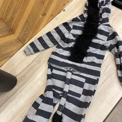 WeeDo Funwear - Striped Animal Onsie Sweater- MSRP compared $150: gray and black-children-4-6 years