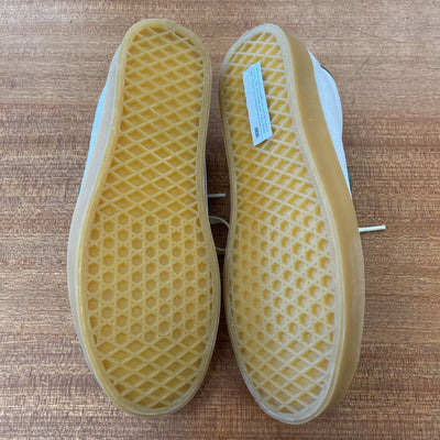 Vans - Men's Suede Sneakers - MSRP $100: White/Green-men-9.5