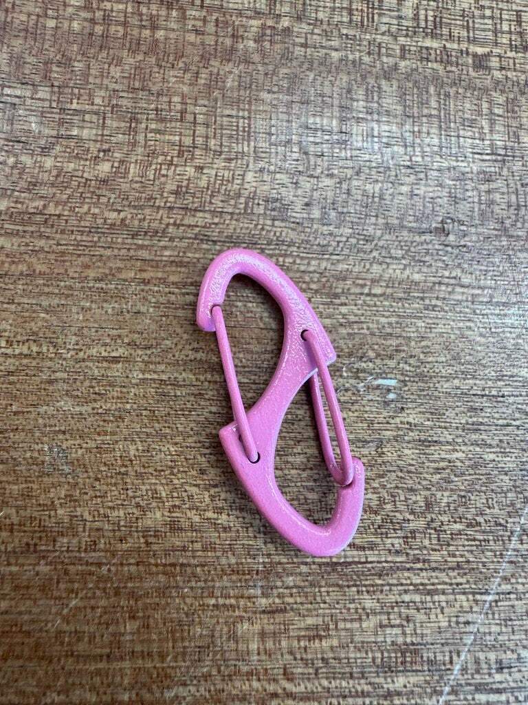 Green Plastic Carabiner Clip: pink-unisex-2inch