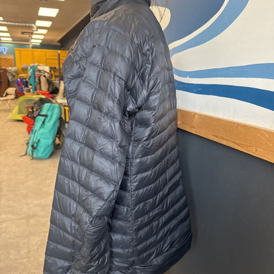 The North Face- Men's Summit Series Lightweight Puffer Jacket- MSRP compared $360: black-men-XL