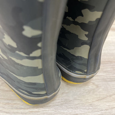 Kids' Camo Rain Boots: Camo/Green/Black-children-1