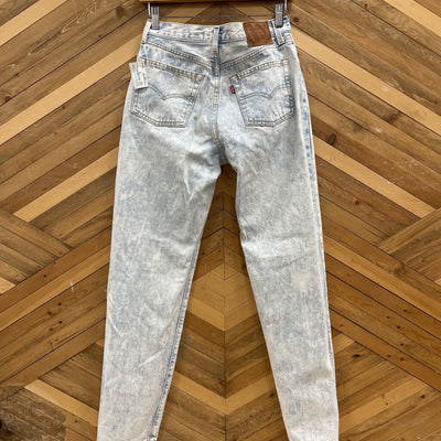 Levi's - Women's 1981 501 Jeans - MSRP $130: Light Denim-women-26x31