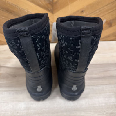 Bogs- Youth Insulated Boots- MSRP $105: Black -children-4Y