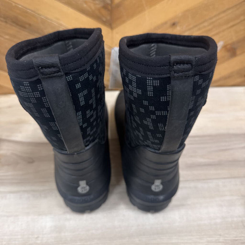 Bogs- Youth Insulated Boots- MSRP $105: Black -children-4Y