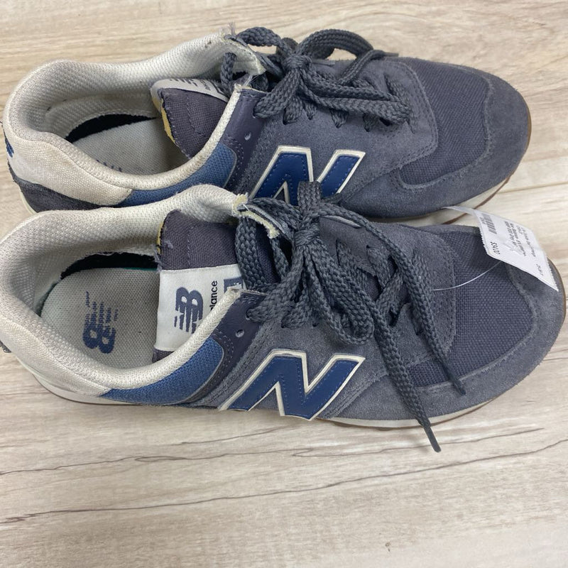 New Balance- 574 sneaker- MSRP $120: Grey Navy -women-7.5