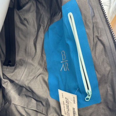 Arc'teryx- Women's Beta AR Jacket- MSRP $800: black-women-LG