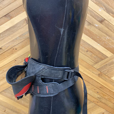 Salomon- Ultra Trail Water Belt : Black Red-children-