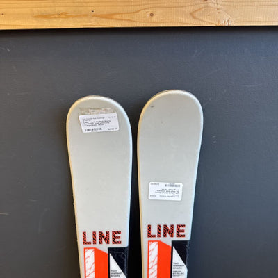 Line - Youth Wallisch Shorty Ski- MSRP $399: white/grey orange/Black --119 cm