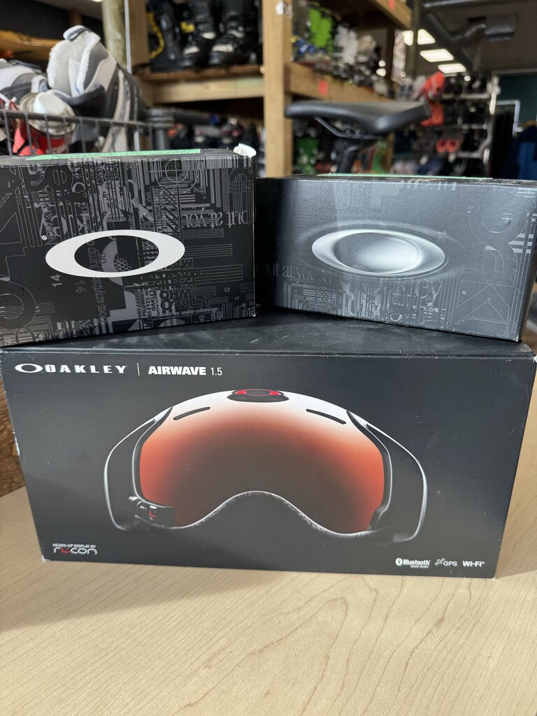 Oakley - Airwave 1.5 Smart Ski Goggles- MSRP $650: Orange-unisex-