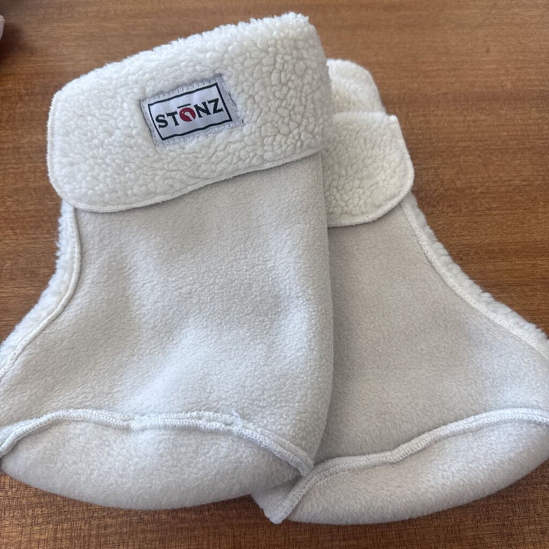 Stonz- Fleece Baby Boot Liners - MSRP $25 : white-infant-