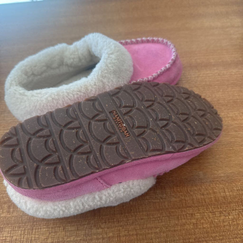 Manitobah Mukluks - Kids Cabin Clogs - MSRP comp $65: Pink/White-children-1Y