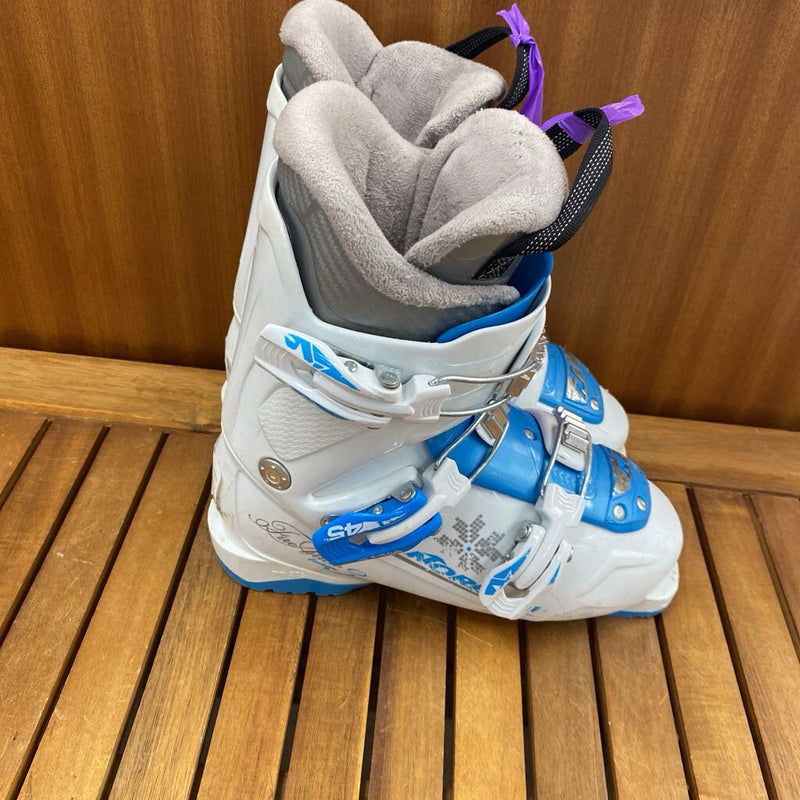 Nordica Fire Arrow Team 3 Ski Boots: White and Blue-children-23-23.5