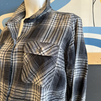 Eddie Bauer - Women's Button Down - MSRP $101: Black/Grey-women-XL