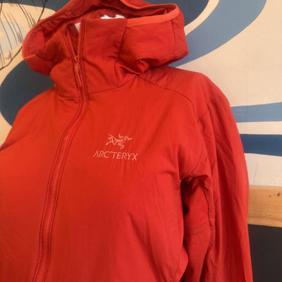 Arc'teryx - Women's Atom LT Hoody Jacket - MSRP $360: Orange-women-MD