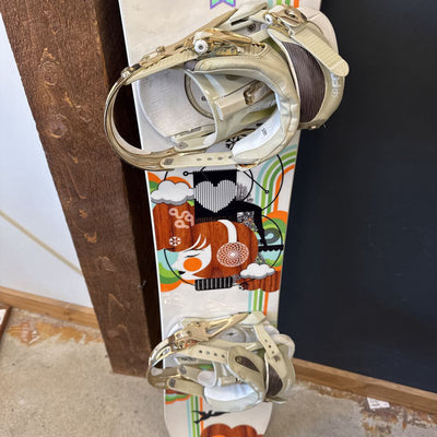 Forum - Craft Women's Snowboard - Forum Platform VSP Bindings: White/Green/Orange--152cm
