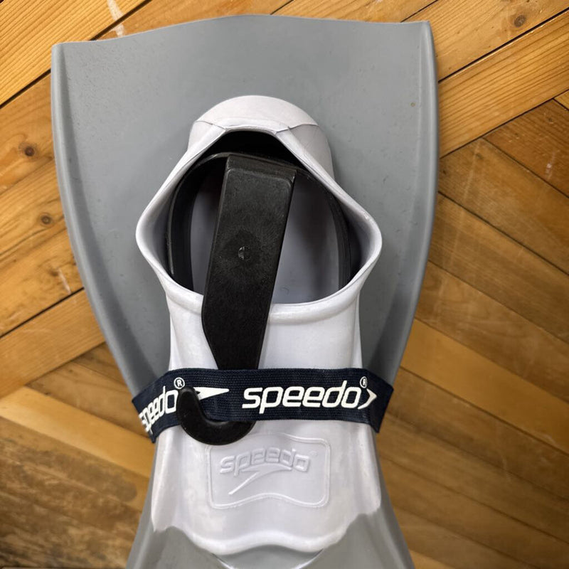 Speedo- Triaion Rubber Swim Fins: Grey-unisex-LG