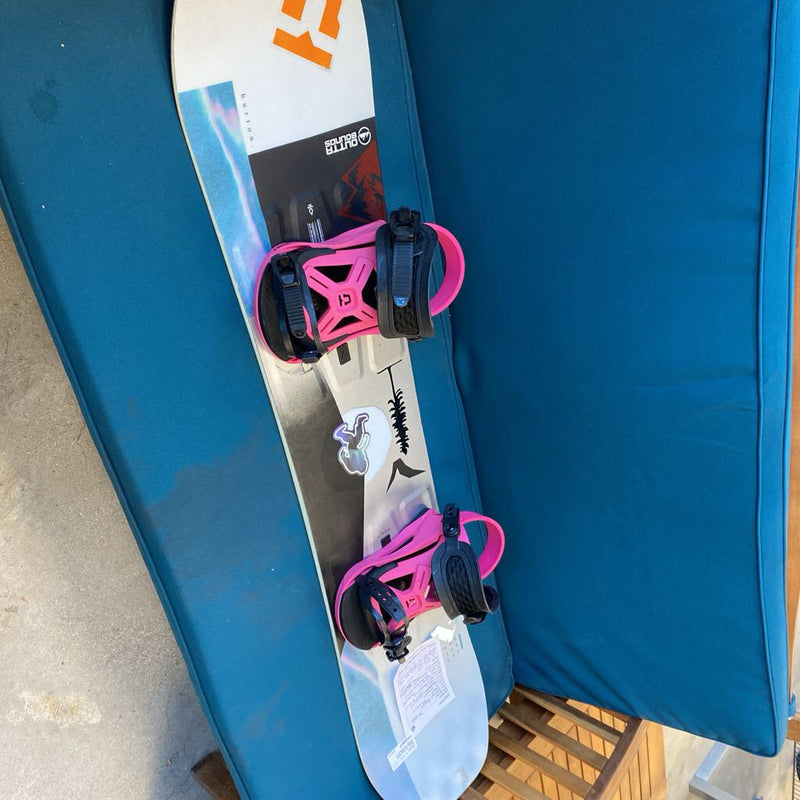Burton - Yeasayer Smalls Snowboard - Union Cadet Bindings - MSRP $530: White/Blue/Black/Pink--130cm